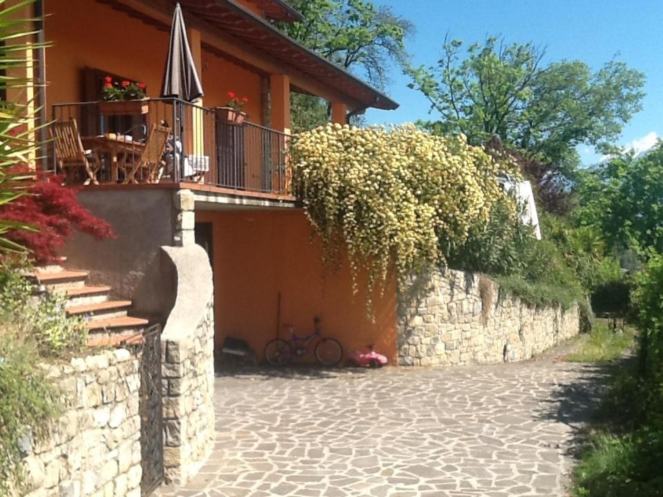 Villa Susina Casa Vacanze ตอสโกลาโน มาแดร์โน ภายนอก รูปภาพ